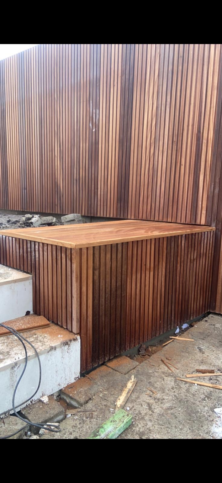 Houten zitbank afwerking